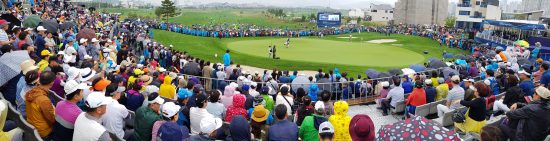 18번홀 갤러리전경 (1)